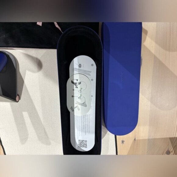 LIKE NEW- DYSON CORALLE STRAIGHTENER - Picture 4 of 6